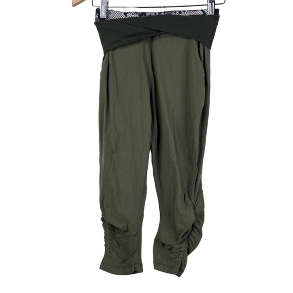 Lululemon Sunset Salutation Crop Size 2/ Fatigue Green Fold Over Waistband - Picture 7 of 9